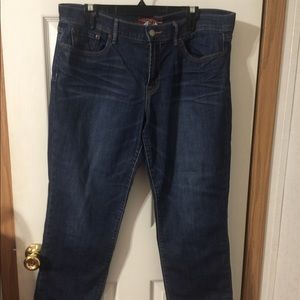 Lucky Brand Cropped Jeans Size 16/33.